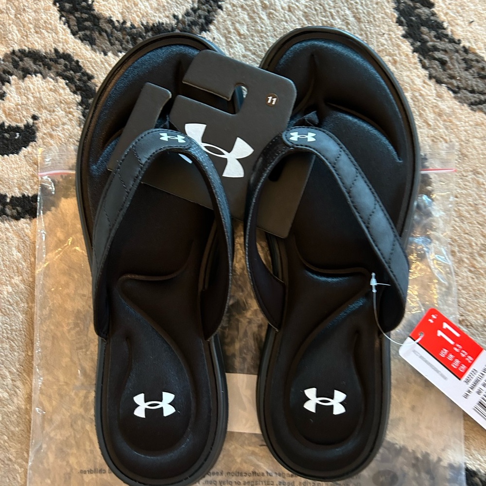 Under Armour Black Flip Flops Sandals size 11 NWT